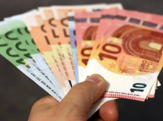 Гривню можуть «прив’язати» до євро замість долара: для чого це робити