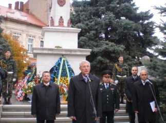 У Мукачеві відбудеться загальноміське покладання квітів та вінків до обеліску воїнів-визволителів