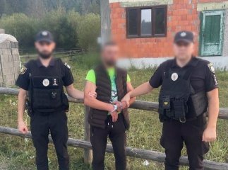 Чоловік кинув гранату під магазином на Хустщині