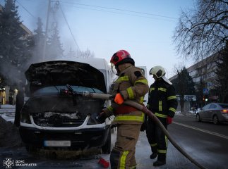 В обласному центрі під час руху загорівся мікроавтобус