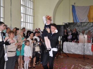 У мукачівській ЗОШ №20 відбулось свято "Останнього дзвоника" (ФОТО)