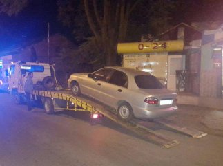 В Ужгороді евакуювали іномарку "Daewoo", за кермом якої був нетверезий начальник міського Управління культури