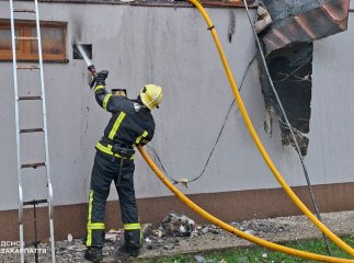 У райцентрі на Закарпатті вранці гасили пожежу