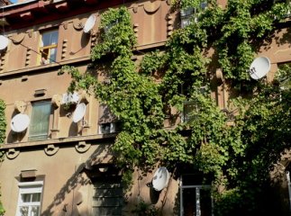 В Ужгороді демонтуватимуть супутникові антени? (ФОТО)