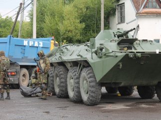 У Великій Копані на посту ДАІ чергує бронетехніка, військові та створено кілька вогневих точок