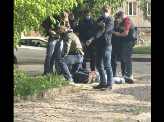 В Ужгороді затримали співробітника СБУ: з’явилося відео