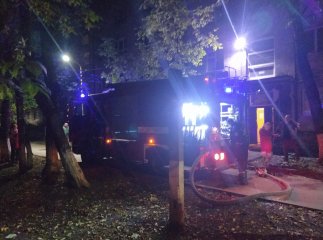В Ужгороді горіла квартира, мешканців під’їзду евакуювали