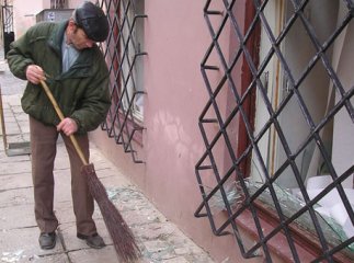 За те, що у Великих Лучках чоловік побив свого сусіда, суд призначив йому 200 годин громадських робіт