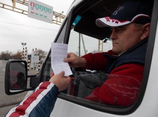 У пункті пропуску "Тиса" прикордонники влаштували опитування українською та угорською мовами