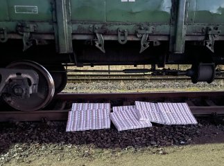 Закарпатські митники виявили контрабанду сигарет у залізничному вагоні