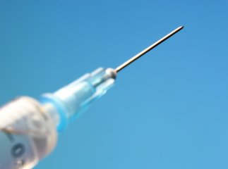 Мукачівець пояснив правоохоронцям наявність шприца з наркотиками необхідністю самолікування