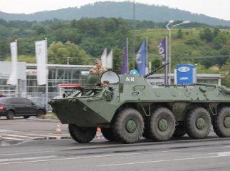 Неподалік Середнього Ужгородського району помітили БТРи