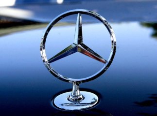 У Мукачеві на Окружній під ранок горів "Мерседес"