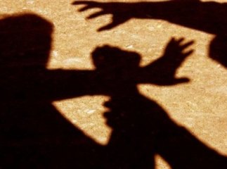 Компанія ромів напала на жінку