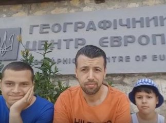 Екс-учасник "Битви екстрасенсів" на автомобілі з російськими номерами приїхав у Рахів