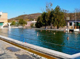 Термальний басейн в Берегові помили та наповнили водою до новорічних свят