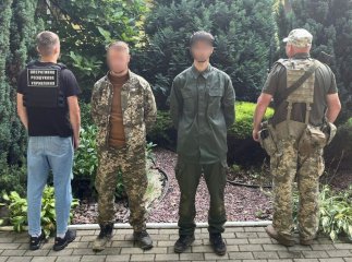 Вдяглись у форму провідників «Укрзалізниці»: що вигадали чоловіки