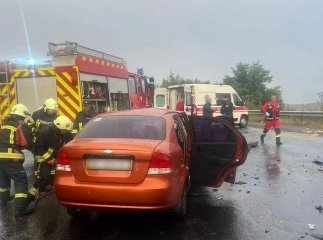 Смертельна аварія на Закарпатті: зіткнулись легковик і дві вантажівки