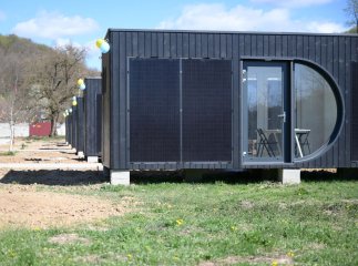 Модульне містечко для дітей з прифронтових територій звели під Ужгородом