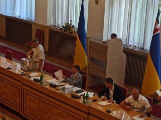 Депутати облради проголосували за дострокове припинення повноважень заступників голови ради