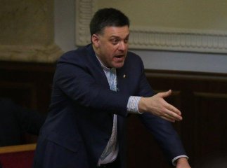Комуністи та регіонали освистали Тягнибока за ідею розмовляти українською