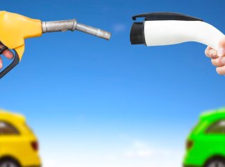 В Україні пропонують заборонити ввезення та реєстрацію традиційних авто з 2030 року