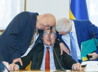 Золтан Ленд’єл звинуватив "підконтрольних" Москаля у "мінуванні" будівлі облради