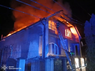 У ніч на неділю на Ужгородщині горів будинок