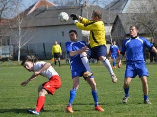 На Закарпатті стартував чемпіонат області з футболу