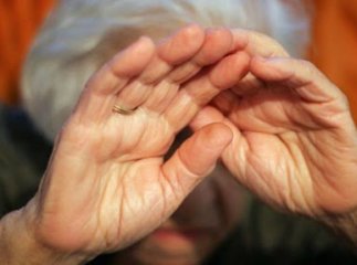 За знущання над матір’ю закарпатця засудили до 150 годин громадських робіт