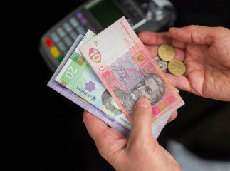 Для багатодітних матерів збережуть щомісячну доплату в 2026 році