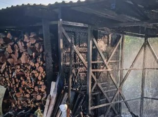 У селі на Ужгородщині загорілась дровітня