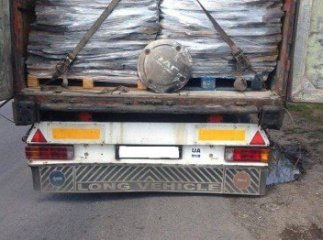 На Воловеччині поліцейські затримали авто з облицювальним каменем