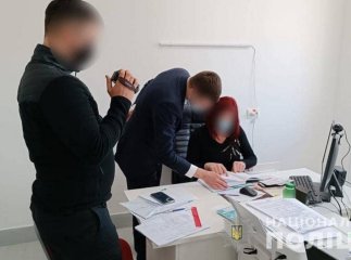 На Закарпатті медсестра "заробляла" близько 500 тисяч гривень щомісяця