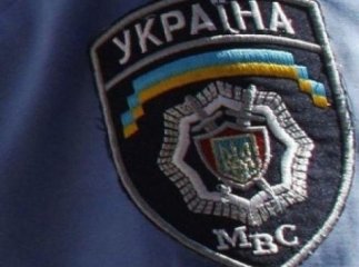 Щоб закарпатці могли вчасно звернутися до правоохоронців, міліціонери роздаватимуть громадянам візитки