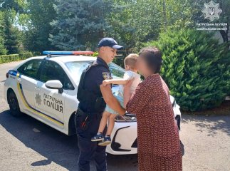 Патрульні повернули до дитсадка хлопчика, який загубився під час обіднього сну