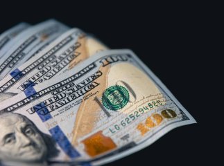 Для українців пояснили, чому зростає курс долара та що буде з валютою надалі Для українців пояснили, чому зростає курс долара та що буде з валютою надалі
