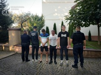 Молодого закарпатця, який планував переправити за кордон двох чоловіків, взяли під варту