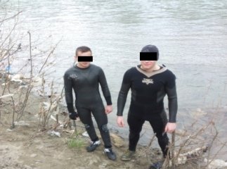 У Великому Бичкові прикордонники затримали двох «водолазів» та 10 ящиків сигарет