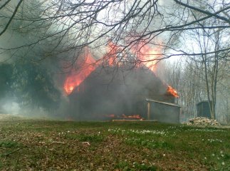 На Великоберезнянщині згорів туристичний притулок "Яворник" (ФОТО)