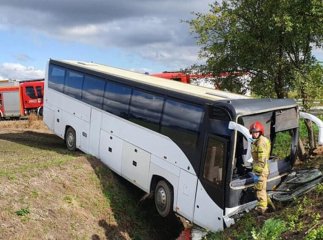 На Міжгірщині пасажирський автобус з’їхав у кювет: наслідки