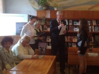 Мукачівських бібліотекарів у їх професійне свято вітали мер міста разом із заступником (ФОТО)