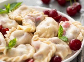 Вареники з вишнею: рецепт