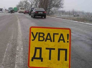 У Великих Лучках ВАЗ в’їхав у електроопору та повністю згорів, жінка-пасажир у реанімації