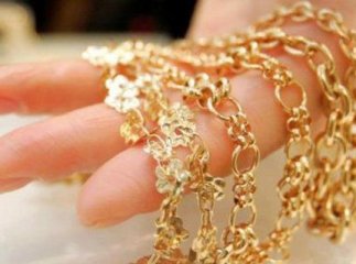 Мешканець Чопа зірвав з шиї 63-річної туристки золотий ланцюг