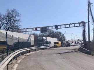 На КПП "Тиса" утворились великі черги
