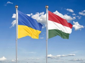 Андрій Єрмак і Петер Сійярто провели телефонну розмову