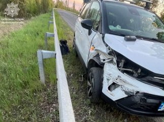 Порушив правила та влетів у відбійник: на Ужгородщині сталася п’яна ДТП