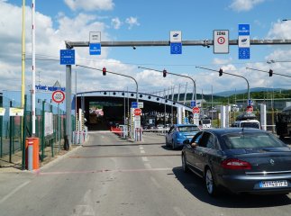 Понад 18 тисяч авто розмитнили на кордонах Закарпаття з ЄС