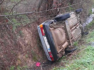 На Мукачівщині перекинулась автівка: трьох дітей доставили в лікарню на додаткове обстеження
